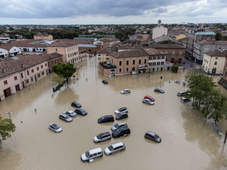 Alluvione Emilia Romagna, è ancora allerta rossa: i morti sono 14