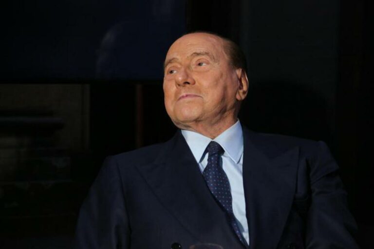 Berlusconi: «Sto meglio, è stata dura ma ho sempre avuto fiducia»