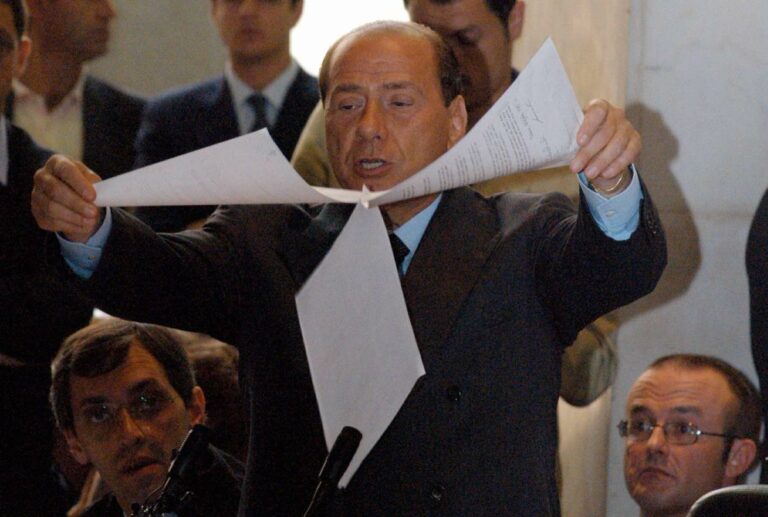 Berlusconi, dalla corruzione alla mafia, da Ruby a Mediaset: la storia giudiziaria
