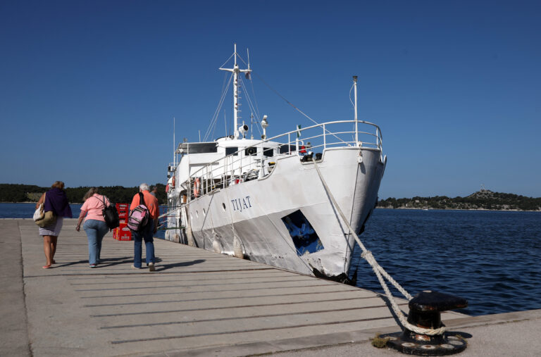 Croazia. La nave passeggeri Tijat va in pensione