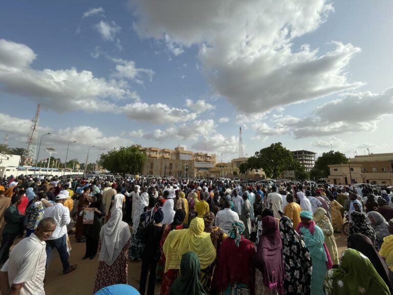 Niger, militari annunciano colpo di Stato: «Istituzioni sospese e coprifuoco»