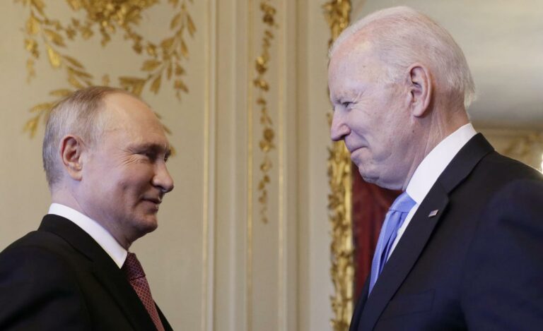 Ucraina, è (anche) guerra di nervi Usa-Russia. Biden: «Putin ha perso» ma lo ‘Zar’: «Escalation»