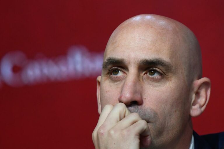 Spagna, Fifa apre procedimento disciplinare per Rubiales