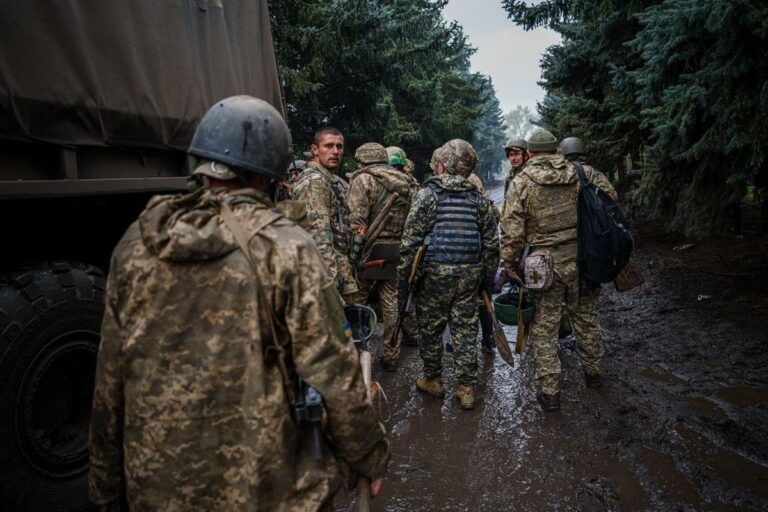Ucraina, Kiev alla ricerca di soldati: richiamerà espatriati per combattere