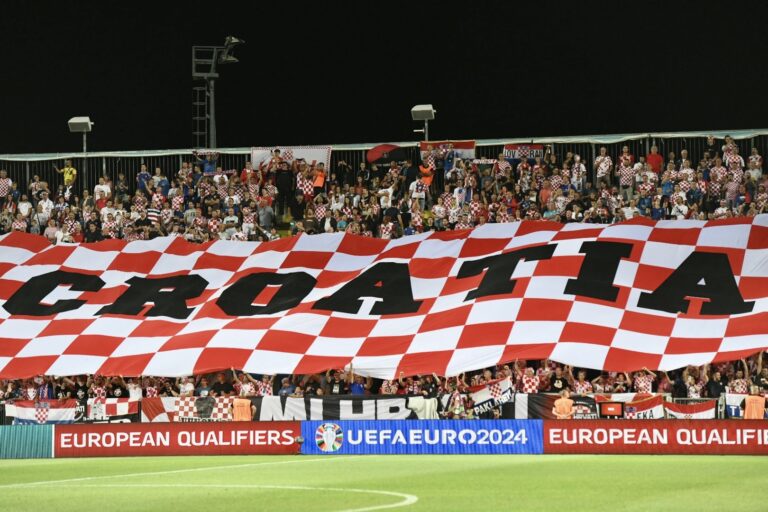 Bandiera ustascia allo stadio di Fiume. Croazia punita dall’Uefa?