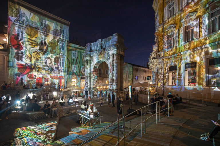 Il centro storico di Pola accende le luci per il Festival Visualia