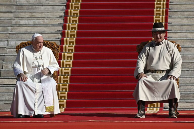 Papa Francesco in Mongolia: «Diamoci da fare insieme, costruiamo un futuro di pace»