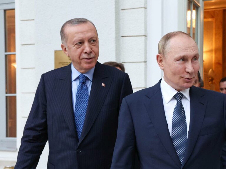 Ucraina, Russia attacca porto Izmail. Oggi l’incontro tra Putin e Erdogan