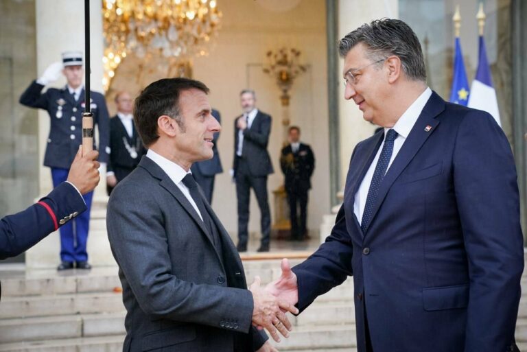 Plenković incontra Macron. «Migranti. Nodo da risolvere alla fonte»