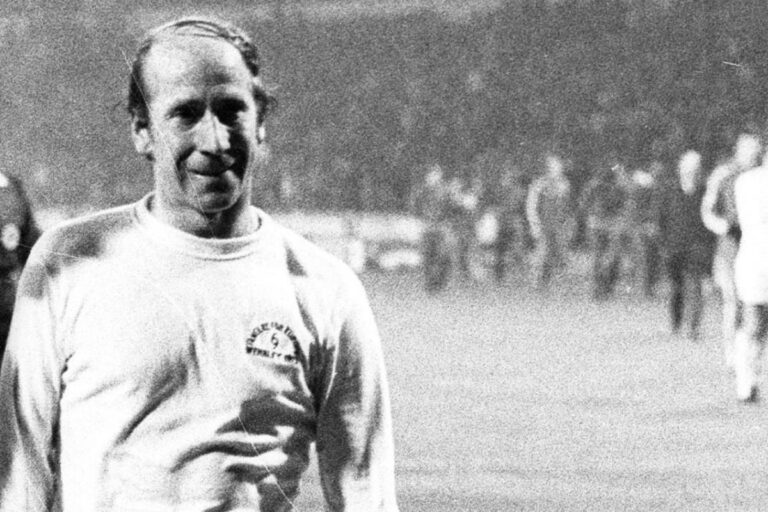 Morto a 86 anni Sir Bobby Charlton, leggenda del Manchester United