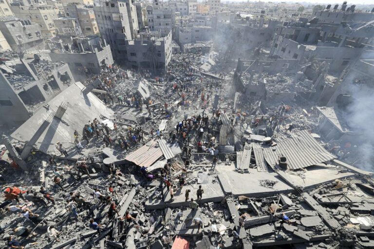 ETICA E SOCIETÀ Gaza. Innanzitutto fermare il massacro