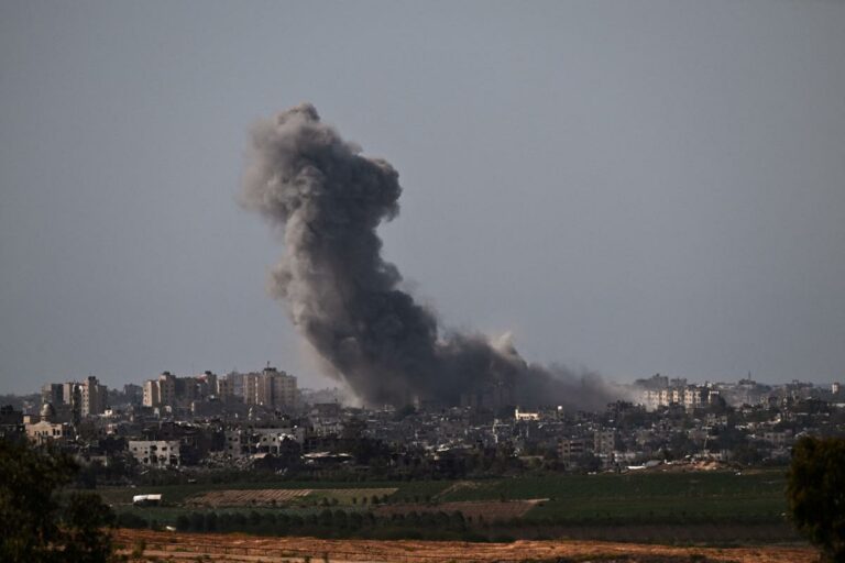 Raid di Israele su moschea a Jenin, bombe su aeroporti Damasco e Aleppo