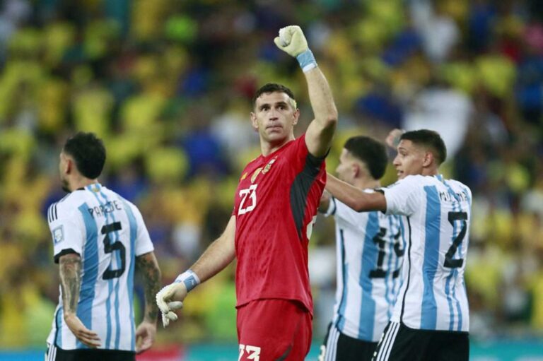 Brasile-Argentina 0-1, caos al Maracanà: scontri e polizia in campo