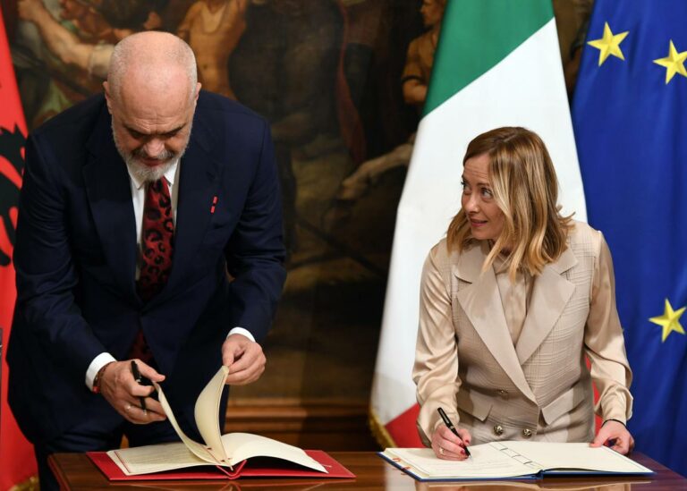 Accordo Italia-Albania sui migranti, opposizioni: «Testo sia sottoposto al Parlamento»
