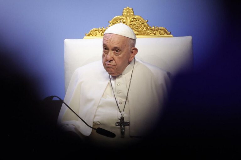 Per Papa Francesco condizioni di salute buone, esclusa polmonite