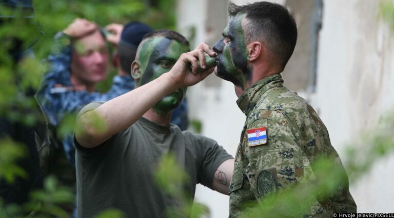 La Croazia pensa dell’addestramento militare obbligatorio