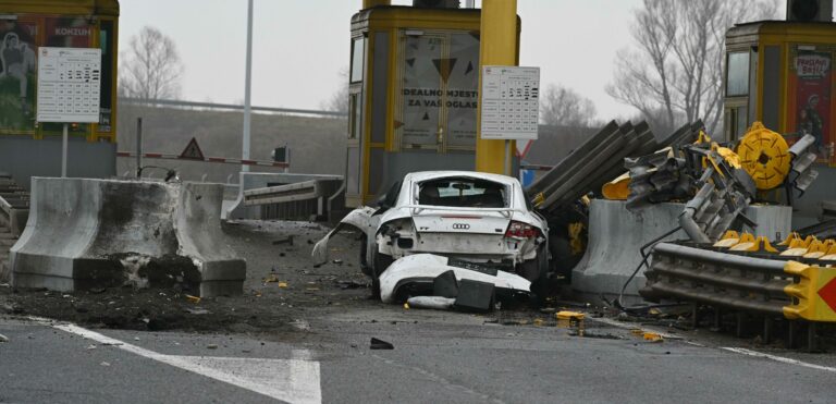 Zagabria. A 230 km/h contro i caselli autostradali: muore 21enne