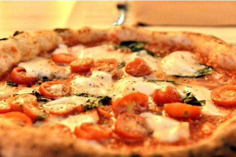 Pizza day, verità e falsi miti su uno dei cibi preferiti dagli italiani