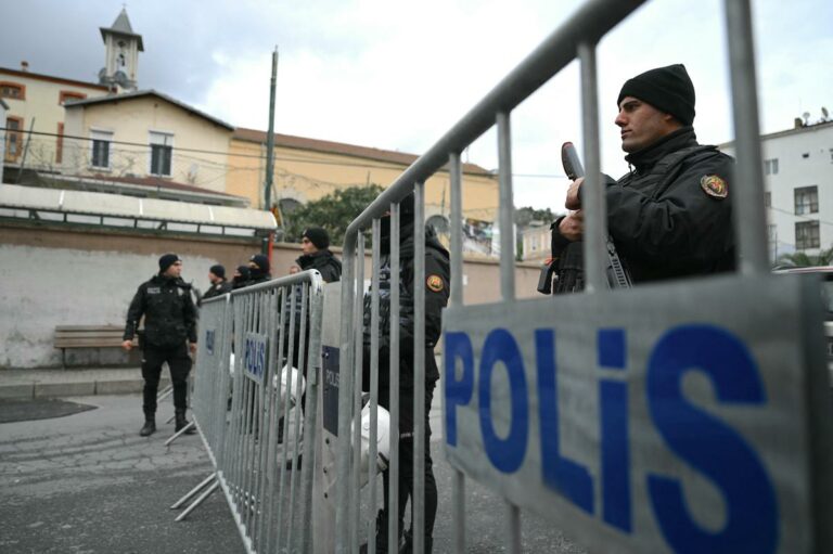 Istanbul, l’Isis dietro attacco a chiesa italiana: arrestati due affiliati