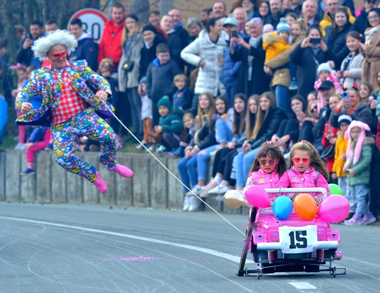 Carnevale. A Jelenje la corsa più pazza del mondo (foto)