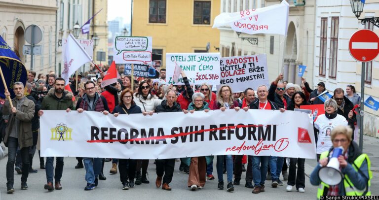 I prof in piazza a Zagabria: «Vogliamo stipendi più alti»