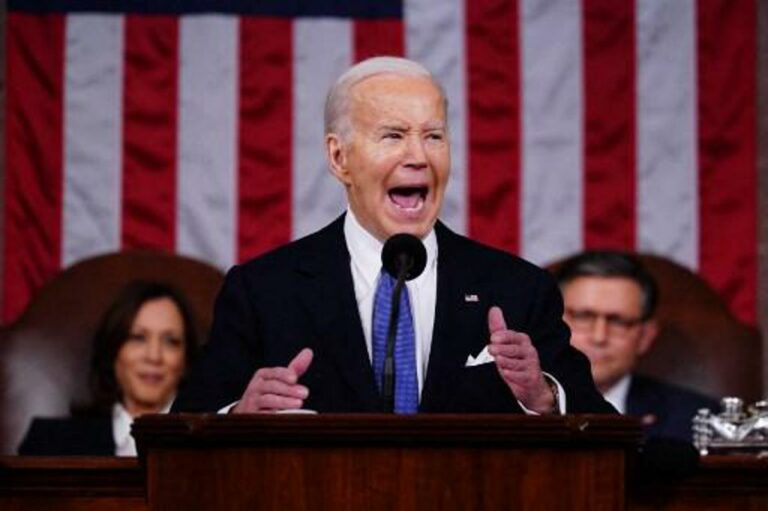 Biden, il discorso sullo Stato dell’Unione: “America è tornata”. Il messaggio a Putin, attacco a Trump