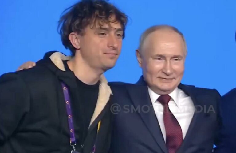 «Un selfie, così l’Italia vede che sei umano», Jorit e la foto con Putin a Sochi