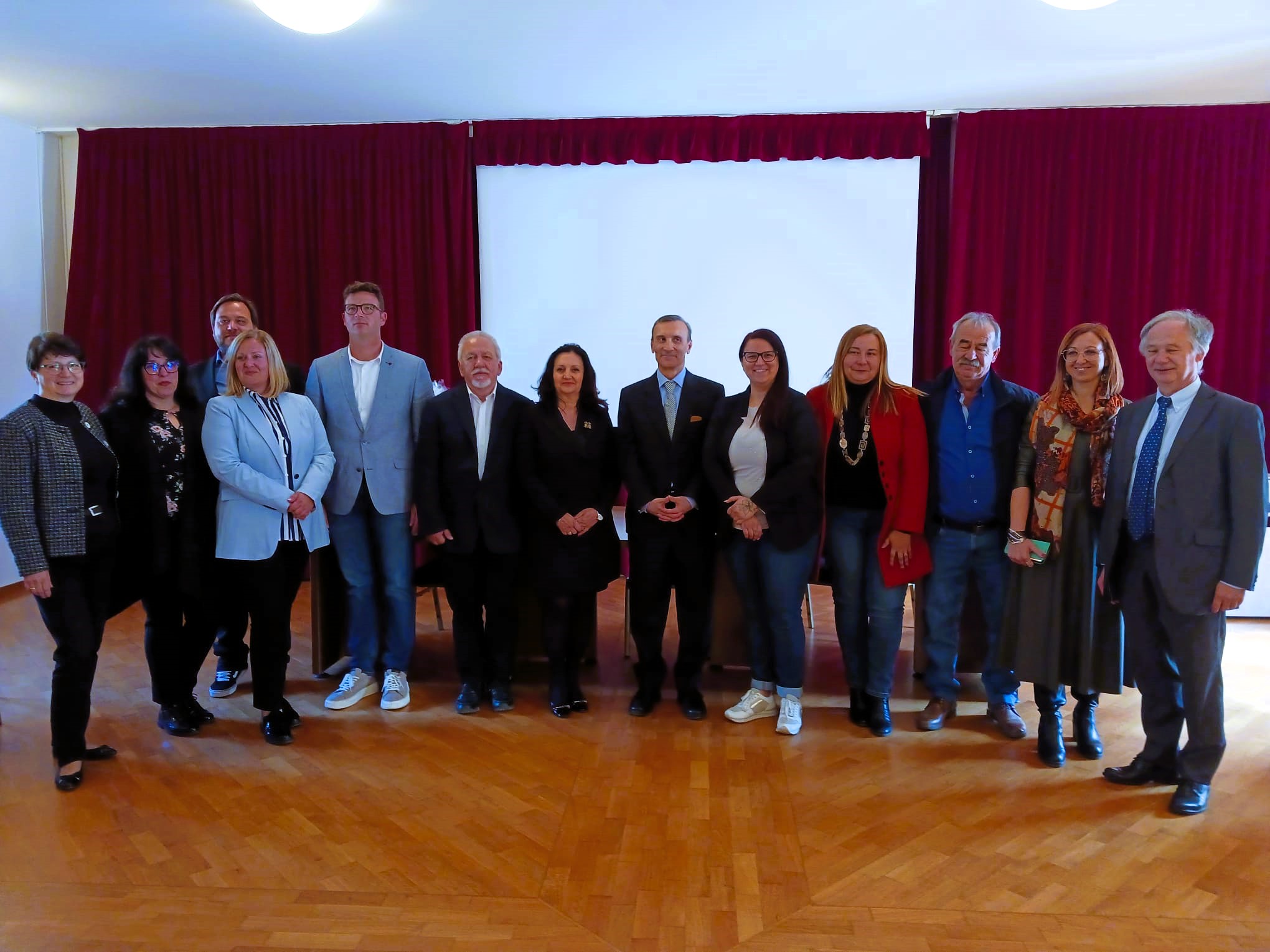 Incontro dell'ambasciatore con i presidenti delle locali Comunità degli Italiani e i rappresentanti delle istituzioni Foto: Nicole Mišon