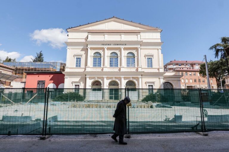 Terremoto L’Aquila, Mattarella: “Ricostruzione dovere da proseguire”