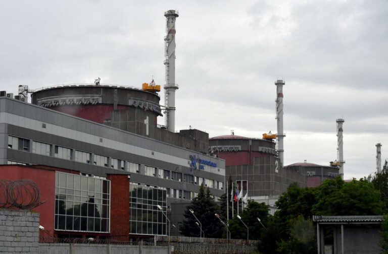 Raid russi su Zaporizhzhia: danneggiato reattore centrale