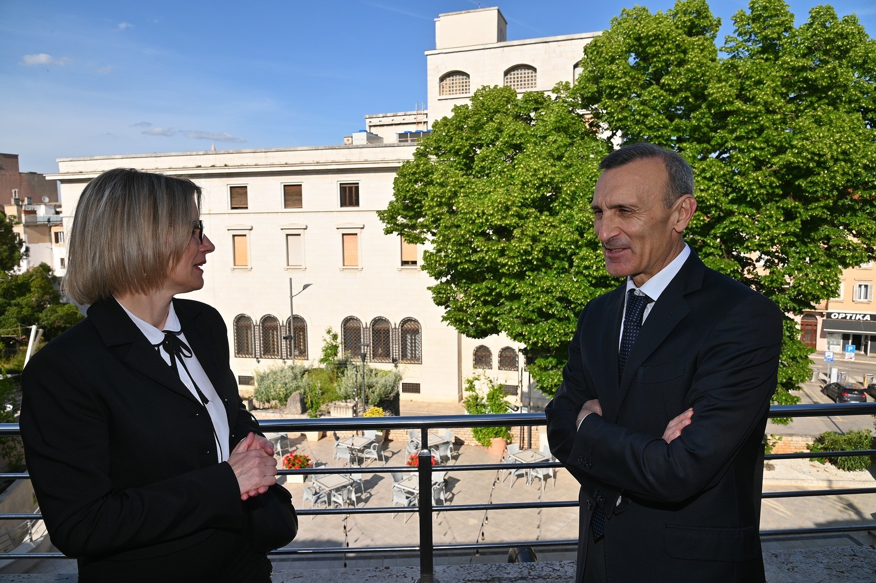 L'Ambasciatore Paolo Trichilo con la presidente della Comunità degli Italiani di Pola, Tamara Brussich