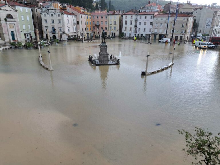 Pirano, piazza Tartini sott’acqua