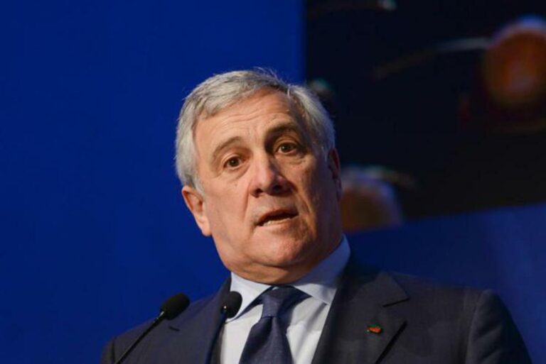 Ucraina e armi Nato per colpire in Russia, Tajani a Stoltenberg: «Decisioni sono collegiali»