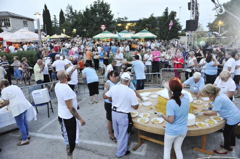 Jelenje. Festival della polenta e del formaggio