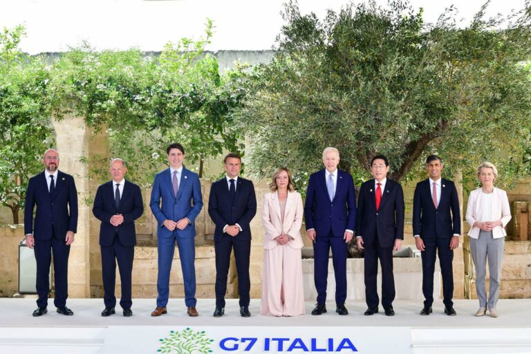 G7, una foto e due donne: Giorgia Meloni e Ursula Von der Leyen