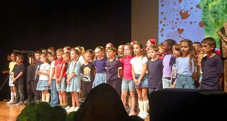 Buie. «E. De Amicis»: con Dante, Virgilio e Caronte un viaggio avvincente verso il Paradiso estivo