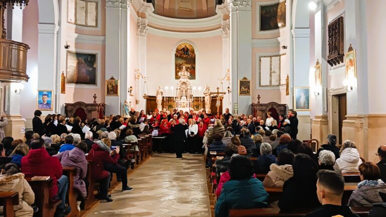 Umago. Voci che si intrecciano nella magia dell’Avvento (foto)